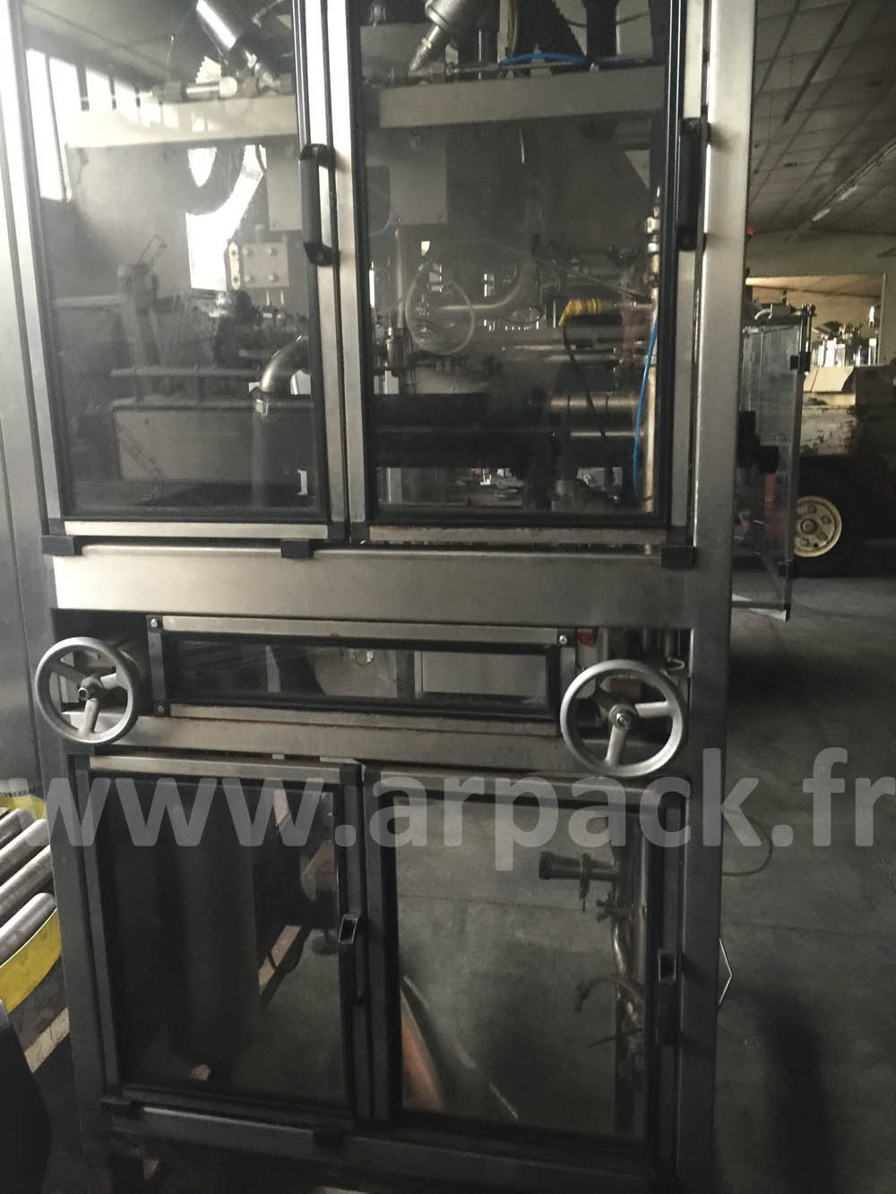 Second hand bag-in-box filling machine