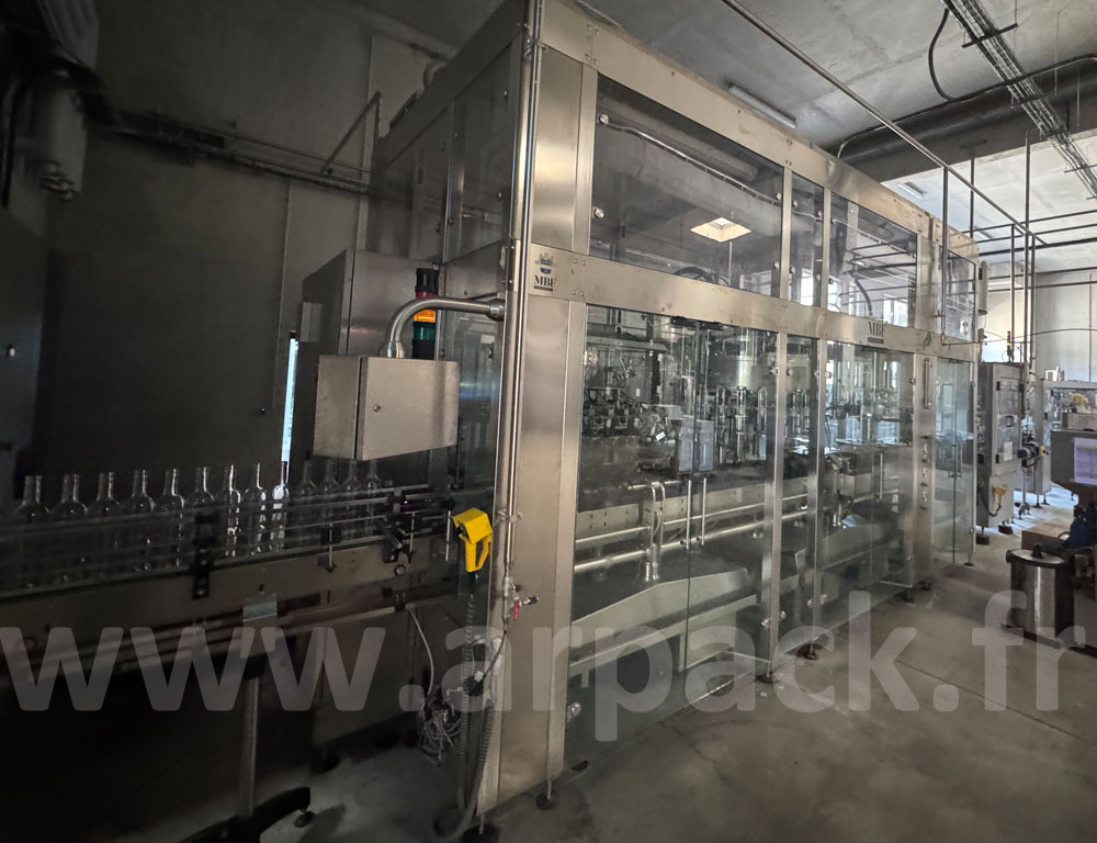 Chaine d’embouteillage vin 3 500 bouteilles / heure