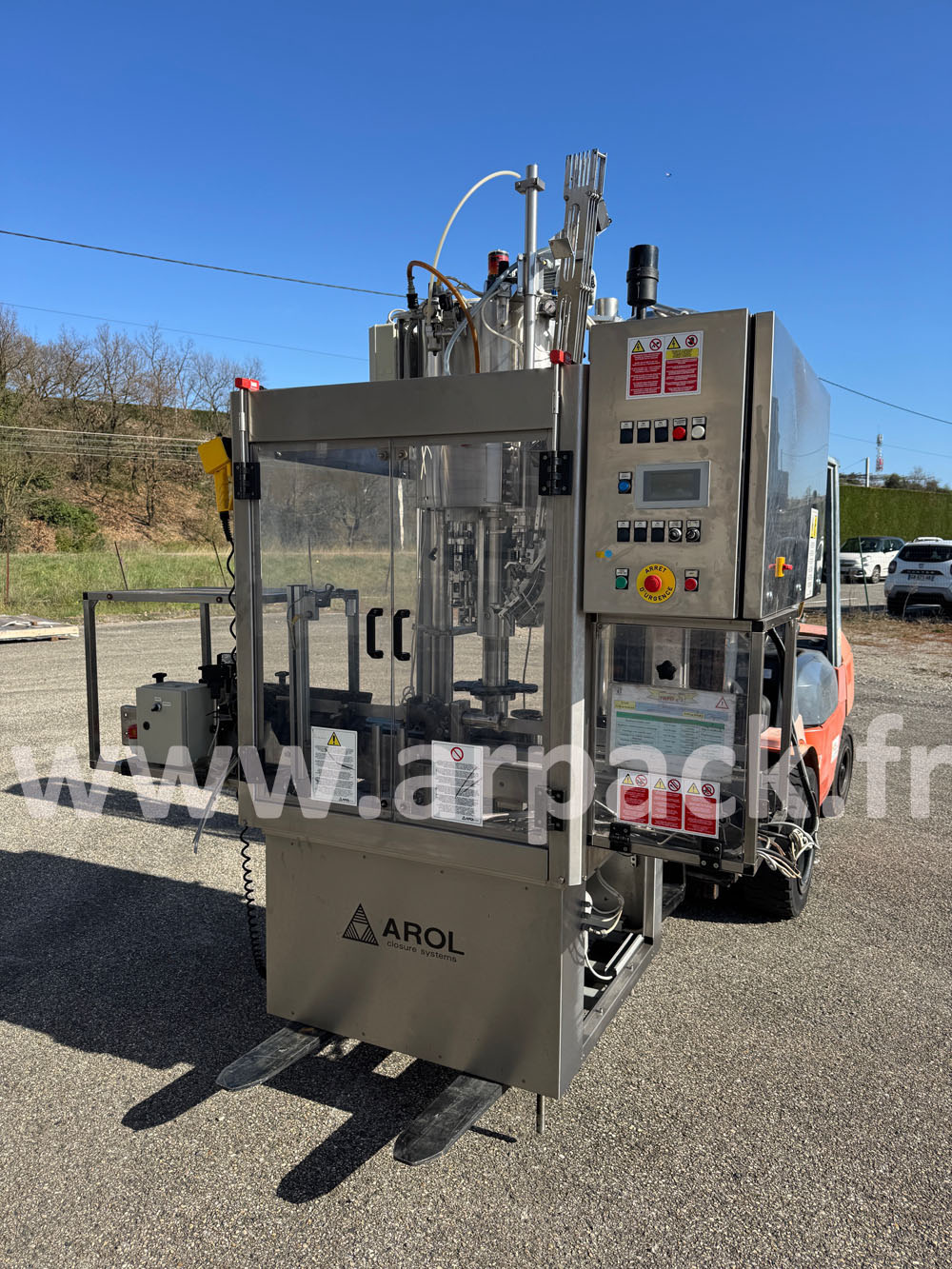 Capsuleuse à vis 7 000 bouteilles/heures