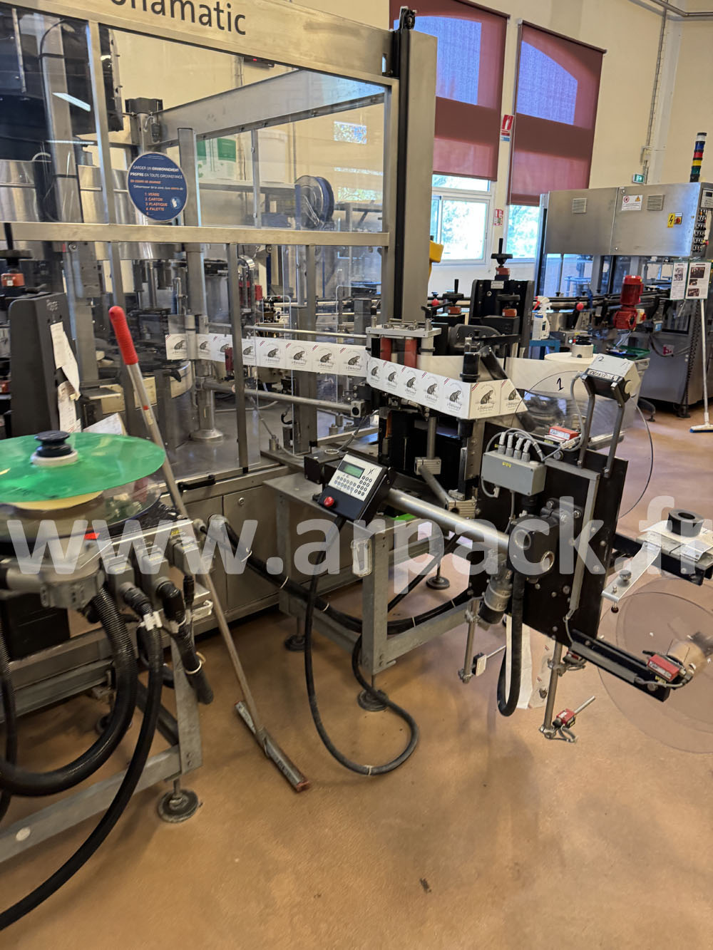 Этикетировочная машина для бутылок Krones