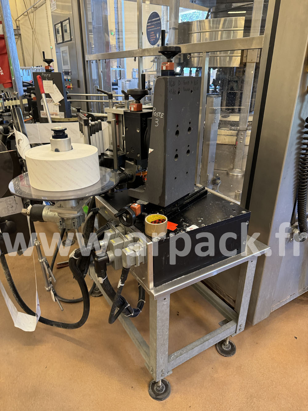 Этикетировочная машина для бутылок Krones