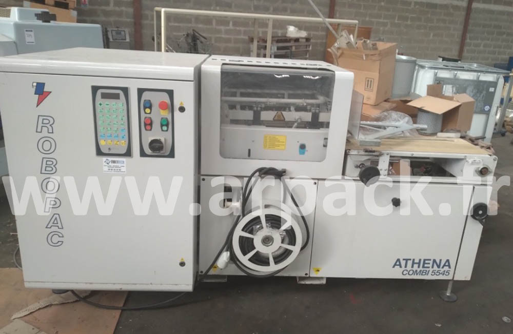 Automatic heat-shrink packaging machine